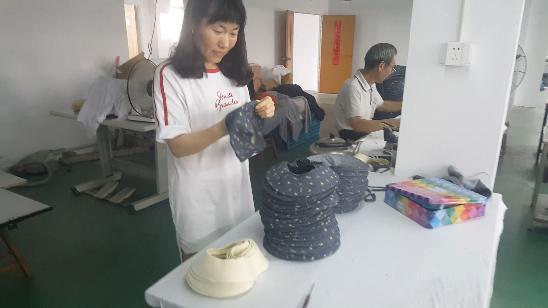 Floor manager Wendy puts brims into Bedhead baby bucket hat