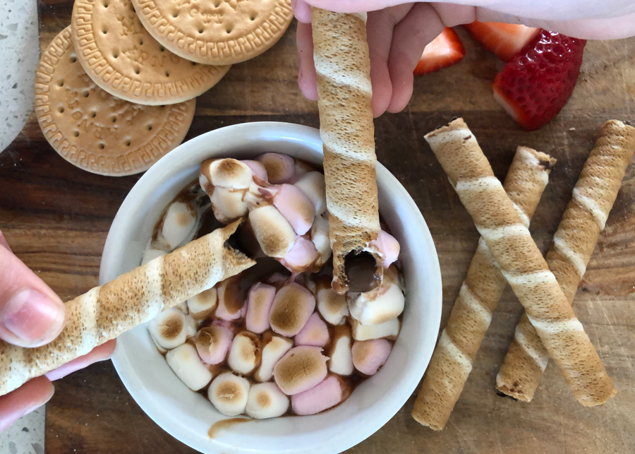 'smores dip campfire treat you can make in your oven