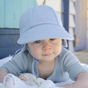 How to dress baby for hot summer days