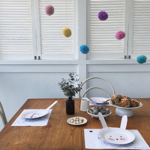 Kids Easter table + colouring-in placemat printables